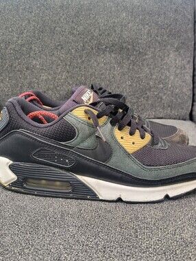 Nike Air Max 90 Size 10.5 Black Metallic Gold Mens Sneaker DM7557-001